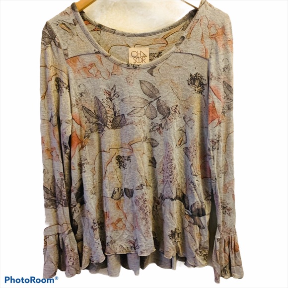 ⭐️ Chaser Gray Floral Peplum Bell Sleeve Blouse - Picture 2 of 6